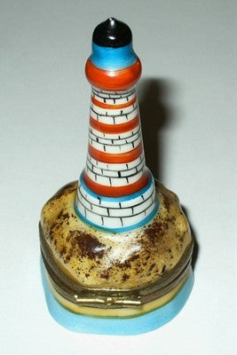 LIMOGES BOX~ LIGHTHOUSE ON AN ISLAND ~ ANCHOR CLASP ~ BEACH & OCEAN ~ PEINT MAIN