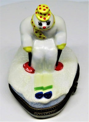 LIMOGES BOX - CHRISTMAS - SNOWMAN/SNOWLADY WITH SCARF & HAT SKIING TO NORTH POLE