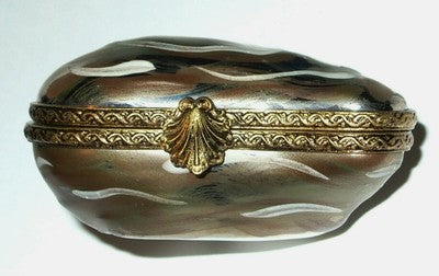 LIMOGES BOX ~ LAGLORIETTE ~ OYSTER SHELL & GOLD PEARL ~ PEINT MAIN - MIB