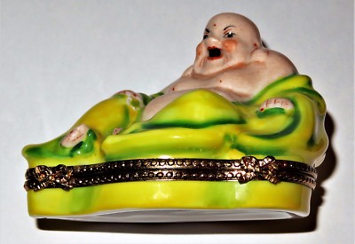 LIMOGES FRANCE BOX - PIERRE ARQUIE - BUDDHA & PRAYER BEADS - SCENE INSIDE - LE