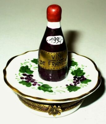 LIMOGES FRANCE BOX ~ PARRY-VIELLE ~ WINE BOTTLE ON A PLATE ~ GRAPES ~ PEINT MAIN