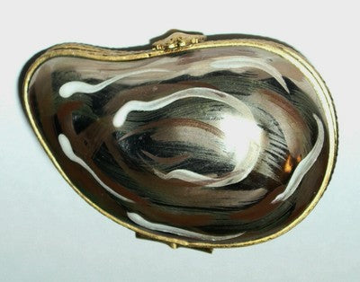 LIMOGES BOX ~ LAGLORIETTE ~ OYSTER SHELL & GOLD PEARL ~ PEINT MAIN - MIB