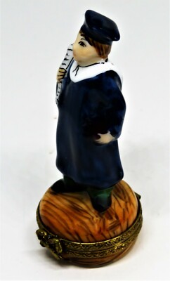 LIMOGES BOX - GRADUATION - GRADUATE & GOWN & CAP - DIPLOMA & BOOKS - LE 4/500