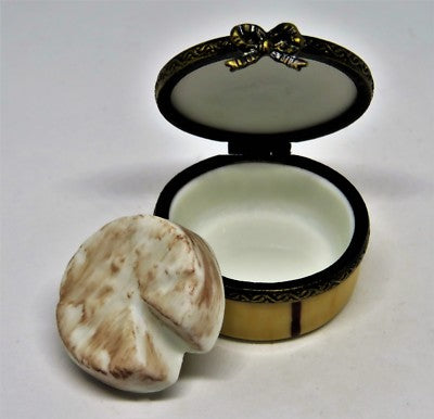 LIMOGES BOX - 'WOODEN' CONTAINER OF CAMEMBERT FROM NORMANDY - COW - WHEEL INSIDE