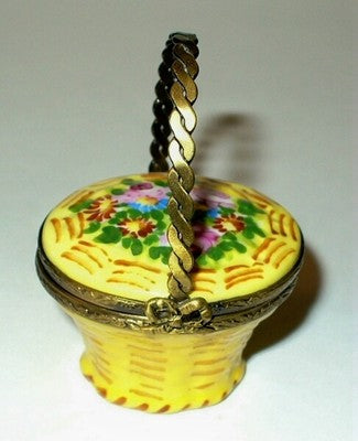 LIMOGES FRANCE BOX ~ GR ~ SPRING FLOWER BASKET & HANDLE ~ ROSES ~ PEINT MAIN