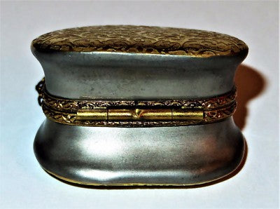LIMOGES FRANCE BOX- GOLD INCRUSTATION PURSE & CHAIN - LEAF & SCROLL DESIGN - BAG