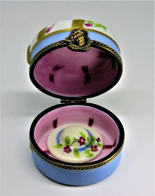 LIMOGES FRANCE BOX - ROMANCE - BLUE HAT BOX & REMOVABLE HAT - PINK FLOWERS - LE