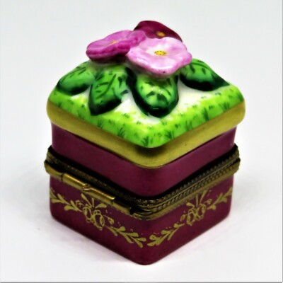 LIMOGES FRANCE BOX - FLORAL CHEST & 3D FLOWERS - REMOVABLE FLOWER VASE - LE