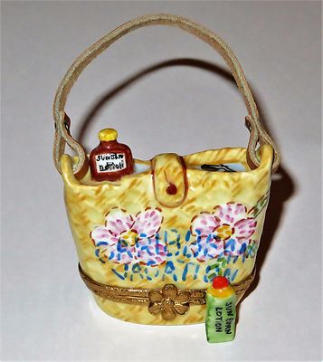 LIMOGES BOX- ARTORIA - CARIBBEAN STRAW BEACH TOTE BAG & LOTION -FLOWERS- LE #378