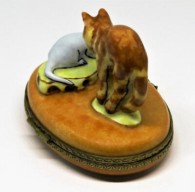 LIMOGES FRANCE BOX - VINTAGE TABBY CAT & MOUSE & SWISS CHEESE - CAT FACE CLASP