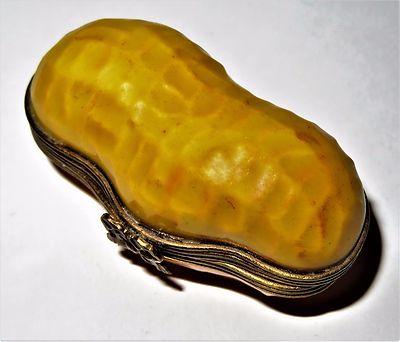 LIMOGES FRANCE BOX ~ CHAMART ~ TEXTURED PEANUT SHELL & PEANUTS ~ DECOR MAIN