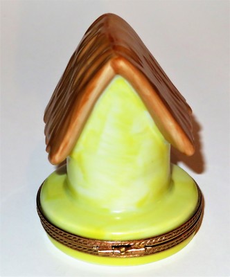 LIMOGES FRANCE BOX ~ BIRD HOUSE & STRAW THATCHED ROOF & BLUE BIRD ~ PEINT MAIN
