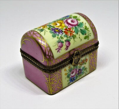 LIMOGES FRANCE BOX - VINTAGE PINK FLORAL CHEST - FLOWERS - ROSES - PADLOCK CLASP