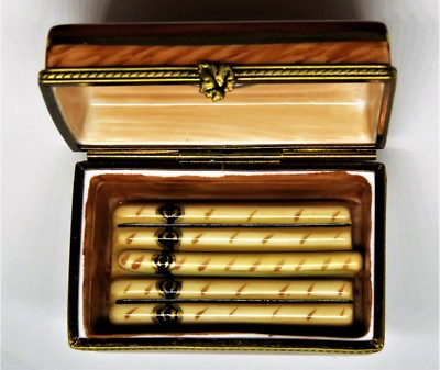 LIMOGES FRANCE BOX - ROCHARD - WOODEN CIGAR HUMIDOR & CIGAR - TOBACCO LEAF CLASP