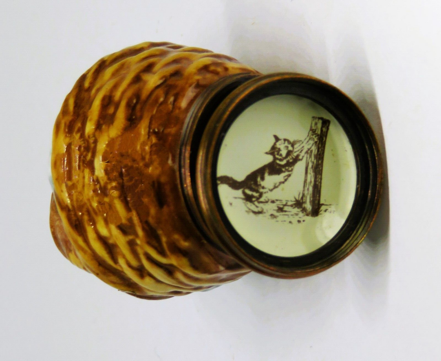 HALCYON DAYS ENGLISH ENAMEL BOX - KITTEN IN A WICKER BASKET BONBONNIERE - CAT