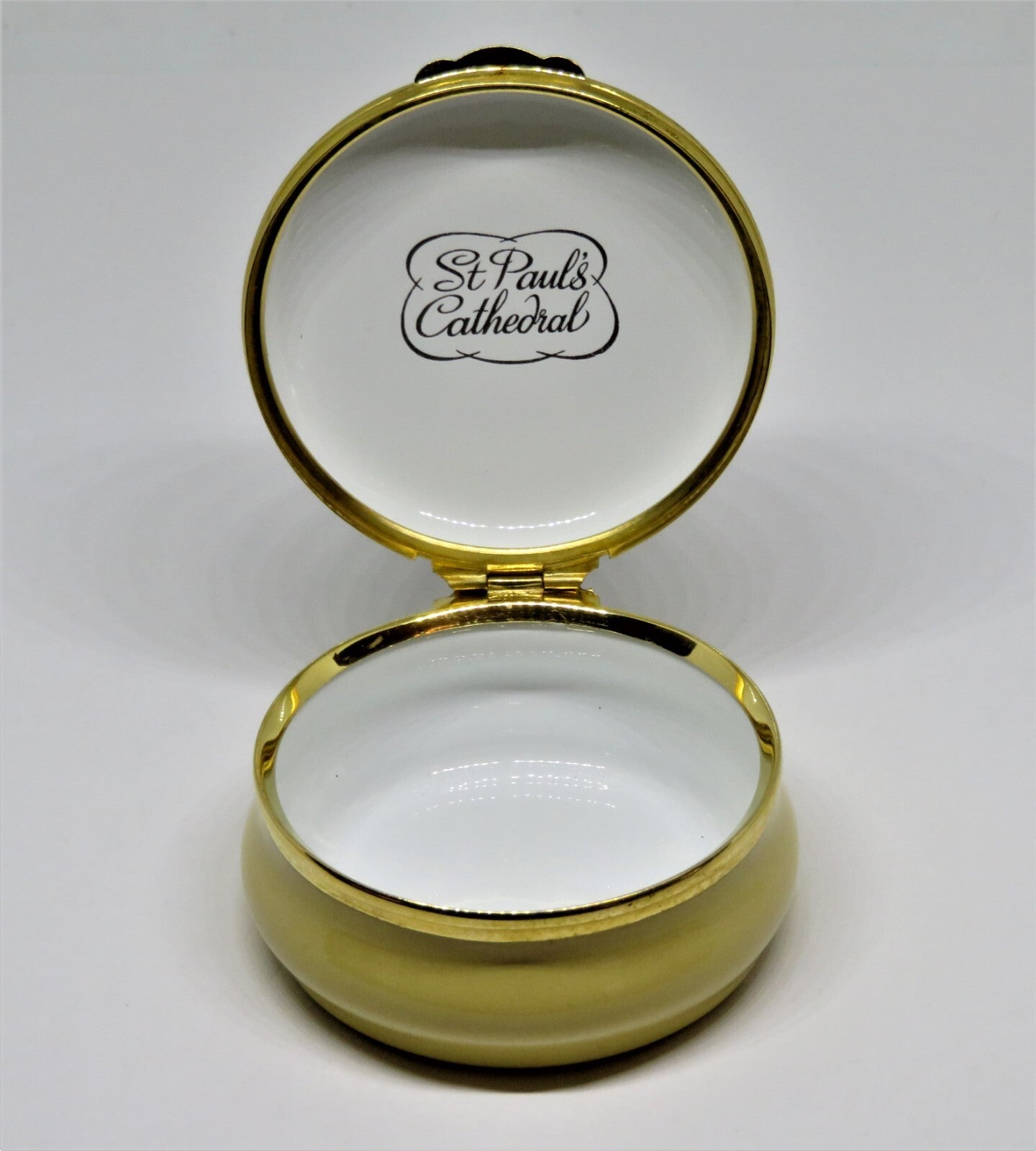CRUMMLES ENGLISH ENAMEL BOX - VINTAGE VICTORIAN SCENE - ST. PAUL'S CATHEDRAL