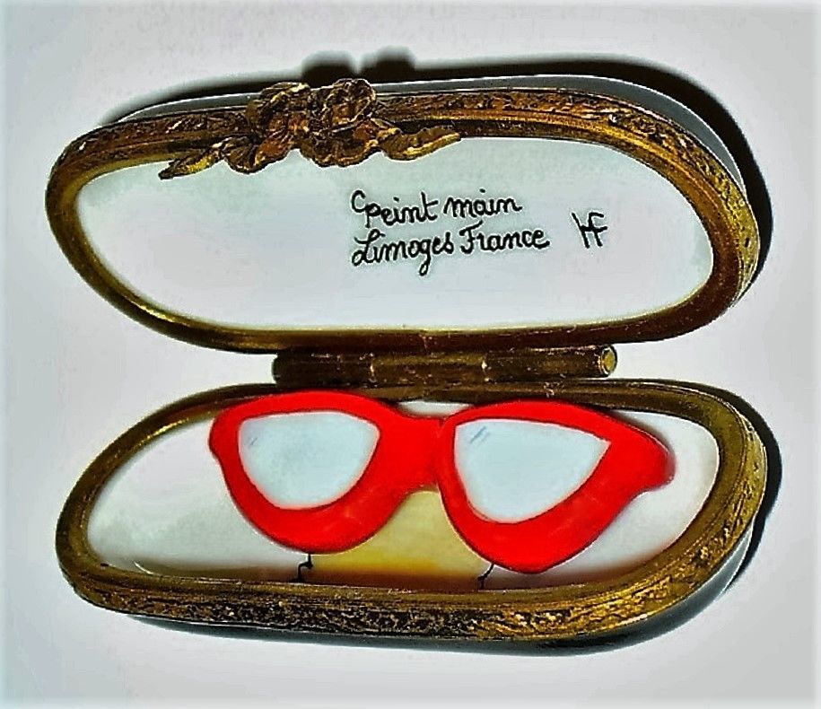 LIMOGES FRANCE BOX~ CACHÉ EYEGLASS CASE & LADY'S SUNGLASSES & CLOTH ~PEINT MAIN