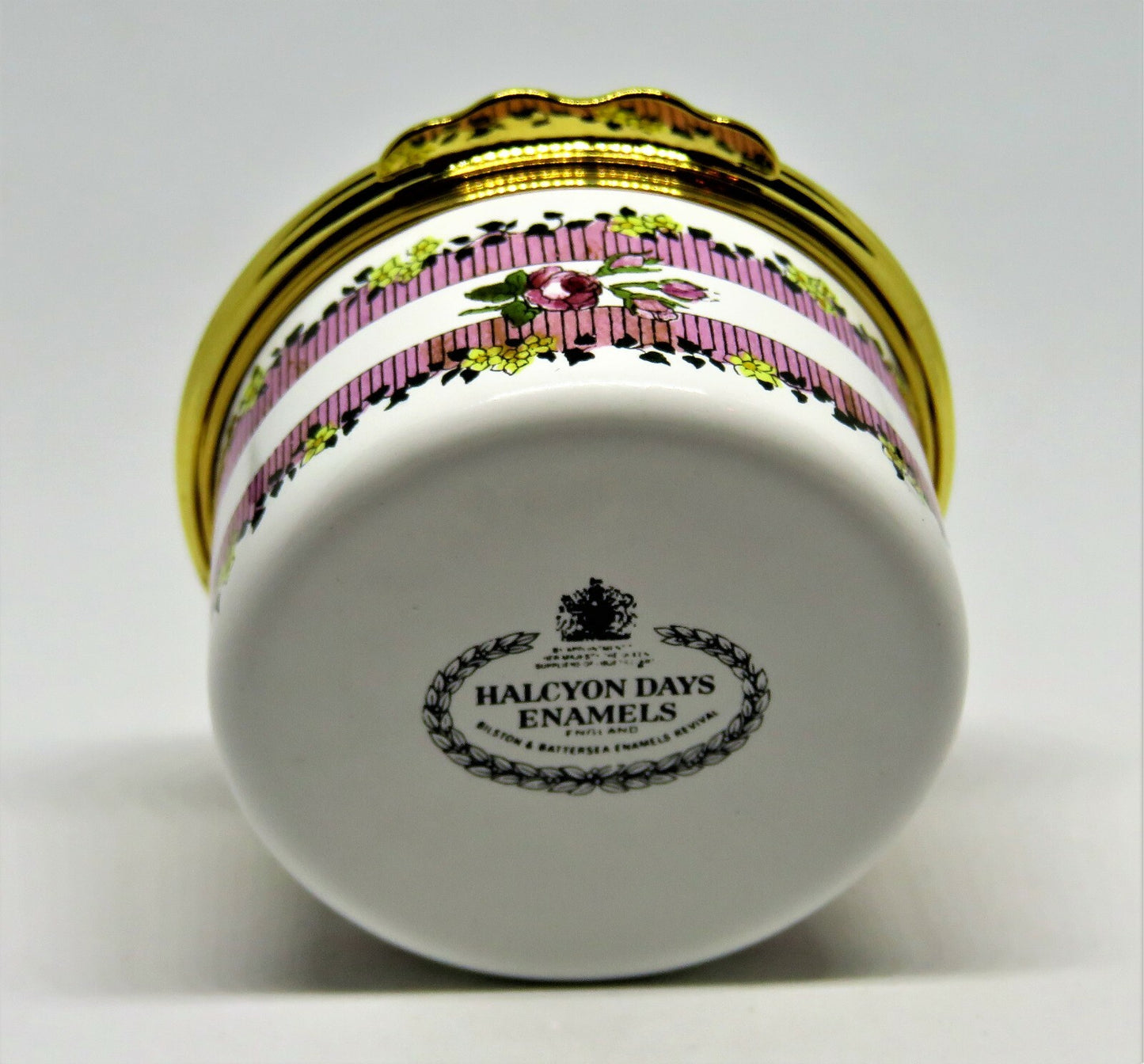 HALCYON DAYS ENGLISH ENAMEL BOX - "HAPPY BIRTHDAY" & BOUQUET OF FLOWERS - MIB