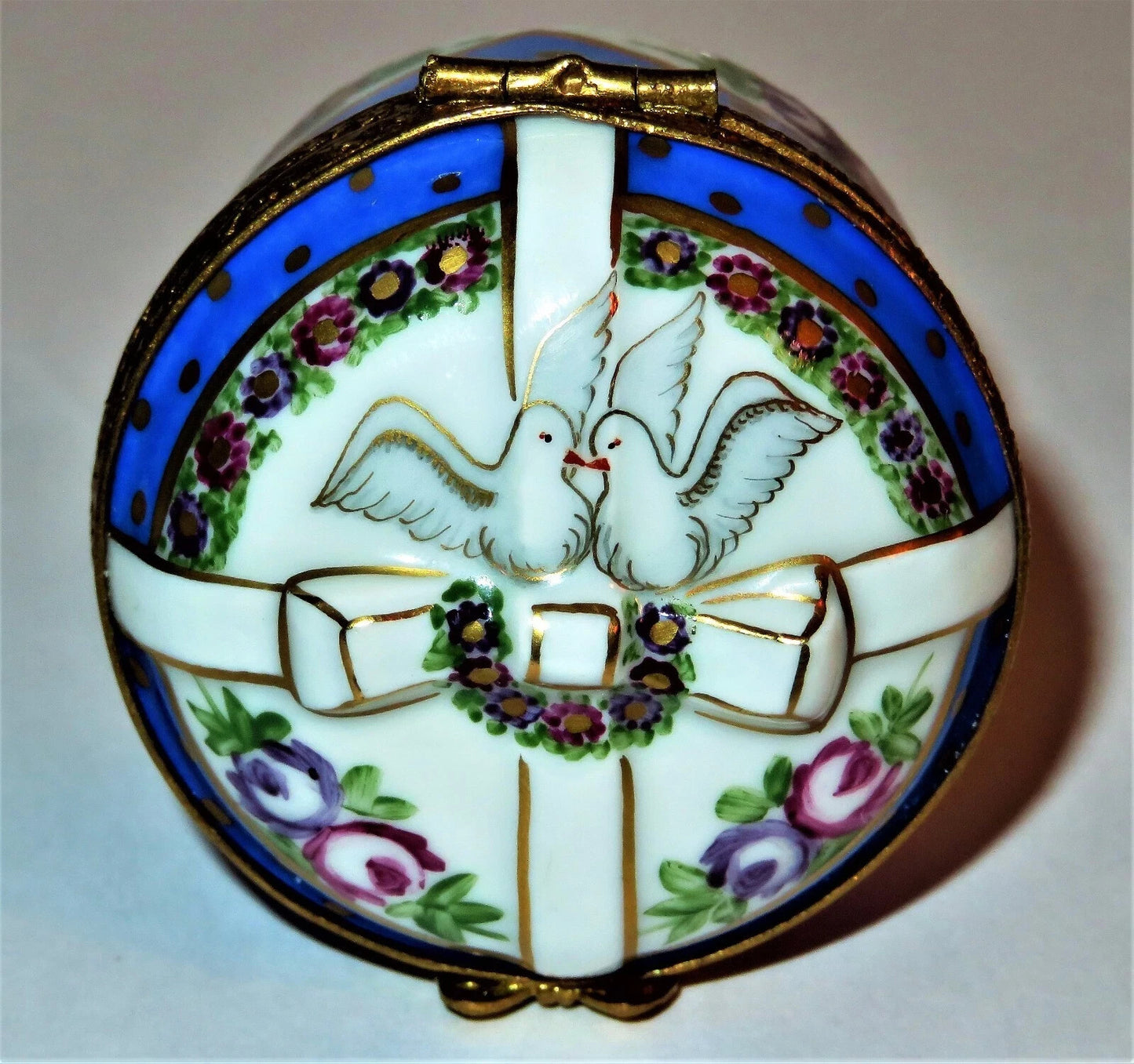LIMOGES FRANCE BOX~HAT BOX & HAT~ DOVES & RIBBON & FLOWERS ~SEVRES ROSES~ BIRDS