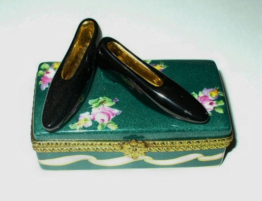 LIMOGES FRANCE BOX ~ ROCHARD ~ FLORAL SHOE BOX & BLACK HEELS ~ SHOES ~ ROSES