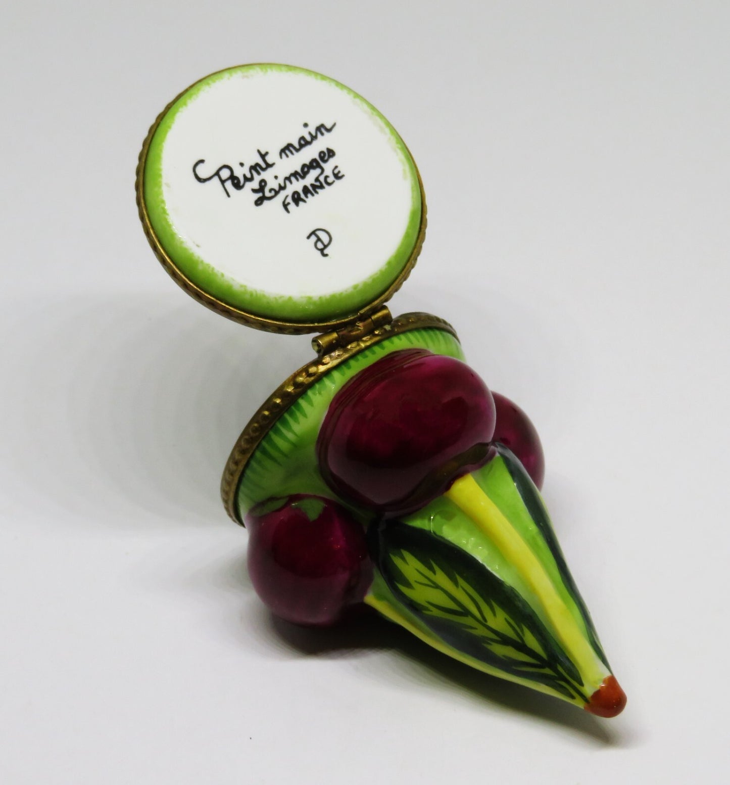 LIMOGES FRANCE BOX - RIPE RED CHERRIES ON A STEM & LEAVES - CHERRY - FRUITS