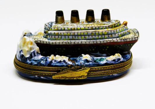 LIMOGES FRANCE BOX ~ TITANIC & ICEBERG ~ SHIP ~ OCEAN LINER ~ PEINT MAIN
