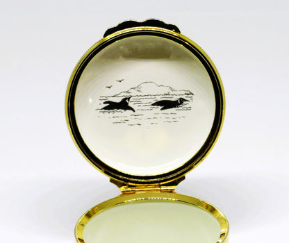 HALCYON DAYS ENGLISH ENAMEL BOX - EMPEROR PENGUINS - BIRDS - FISH - ANTARCTICA