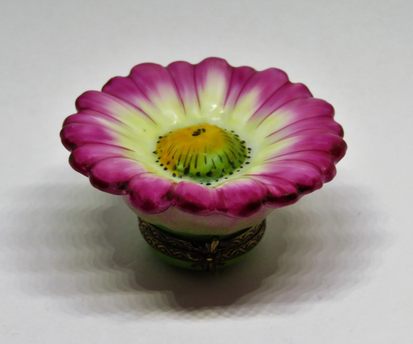 LIMOGES FRANCE BOX - CHAMART - SPRING FLOWER - PINK & WHITE DAISY - BEE