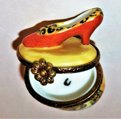LIMOGES FRANCE BOX - EXOTIC LEOPARD PRINT SHOE ON A STRIPED OVAL - JUNGLE PRINTS