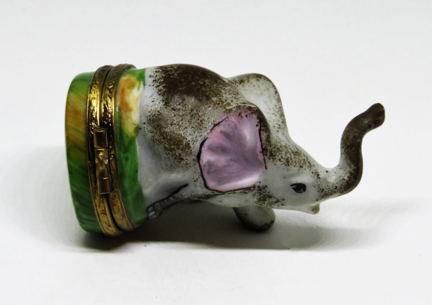 LIMOGES BOX- GERARD RIBIERRE - TINY AFRICAN ELEPHANT - TRUNK UP - LEAF CLASP -GR