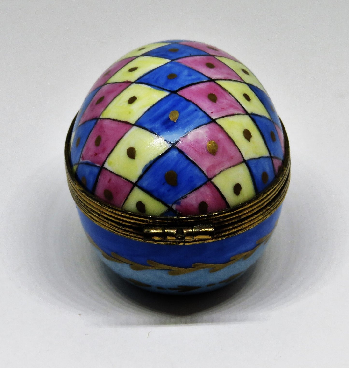 LIMOGES FRANCE BOX ~ VINTAGE HARLEQUIN EGG ~ DIAMOND PATTERN ~"I LOVE YOU"