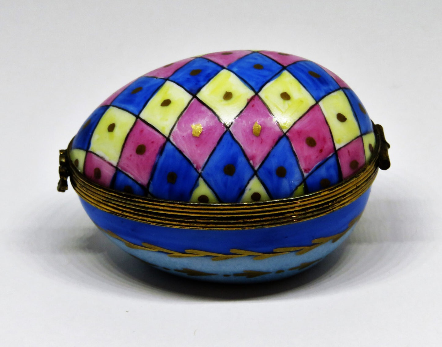 LIMOGES FRANCE BOX ~ VINTAGE HARLEQUIN EGG ~ DIAMOND PATTERN ~"I LOVE YOU"