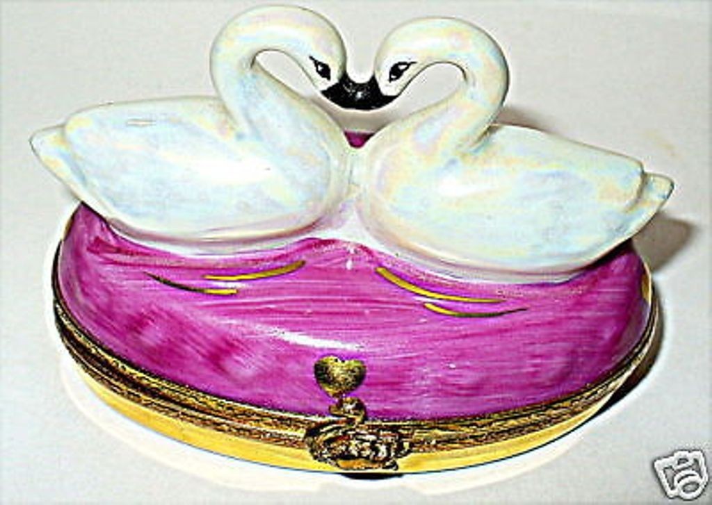 LIMOGES FRANCE BOX - IRIDESCENT KISSING SWANS & GOLD HEARTS - ANNIVERSARY