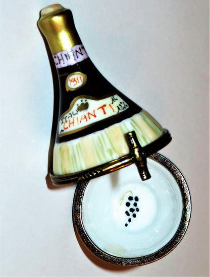 LIMOGES BOX~ ITALIAN CHIANTI WINE BOTTLE ~ITALY~ GRAPES & CORKSCREW ~ PEINT MAIN
