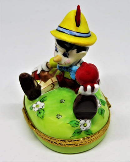 LIMOGES FRANCE BOX- ARTORIA - PINOCCHIO & FEATHER CLASP - DISNEY - LE #169 - MIB