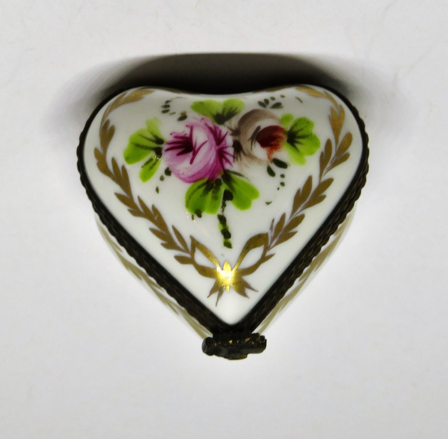 LIMOGES FRANCE BOX~ VINTAGE SMALL PUFFY HEART ~ PINK ROSES & FLOWERS & LAUREL