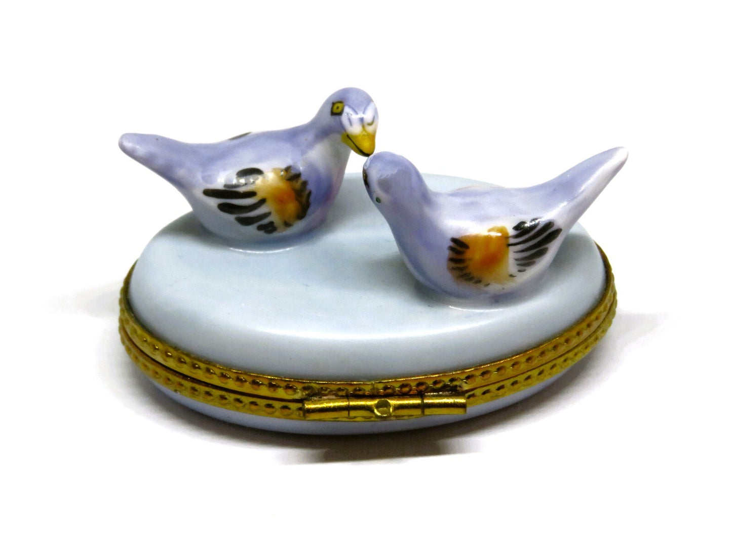 LIMOGES FRANCE BOX ~ VINTAGE PAIR OF LOVEBIRDS ~ LOVE BIRDS ~ "MC" ~ PEINT MAIN
