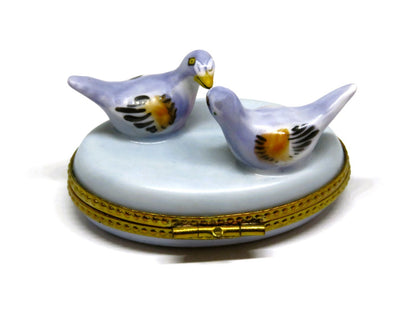 LIMOGES FRANCE BOX ~ VINTAGE PAIR OF LOVEBIRDS ~ LOVE BIRDS ~ "MC" ~ PEINT MAIN