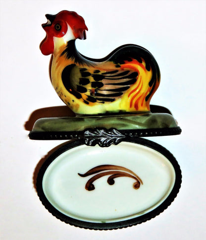 LIMOGES FRANCE BOX- ROCHARD -VINTAGE ROOSTER CROWING- LEAF CLASP -CHICKENS- FOWL