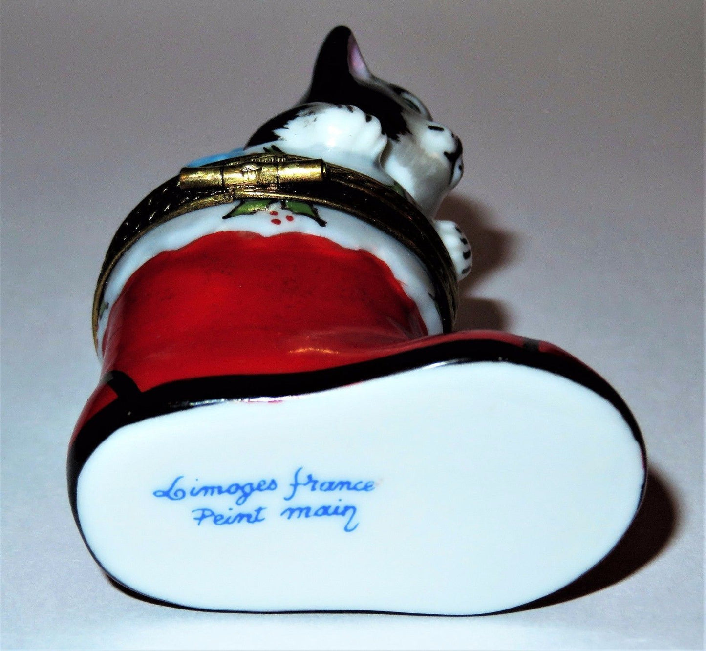 LIMOGES BOX - CHRISTMAS - SANTA CLAUS BOOT & KITTENS - CATS - HOLLY