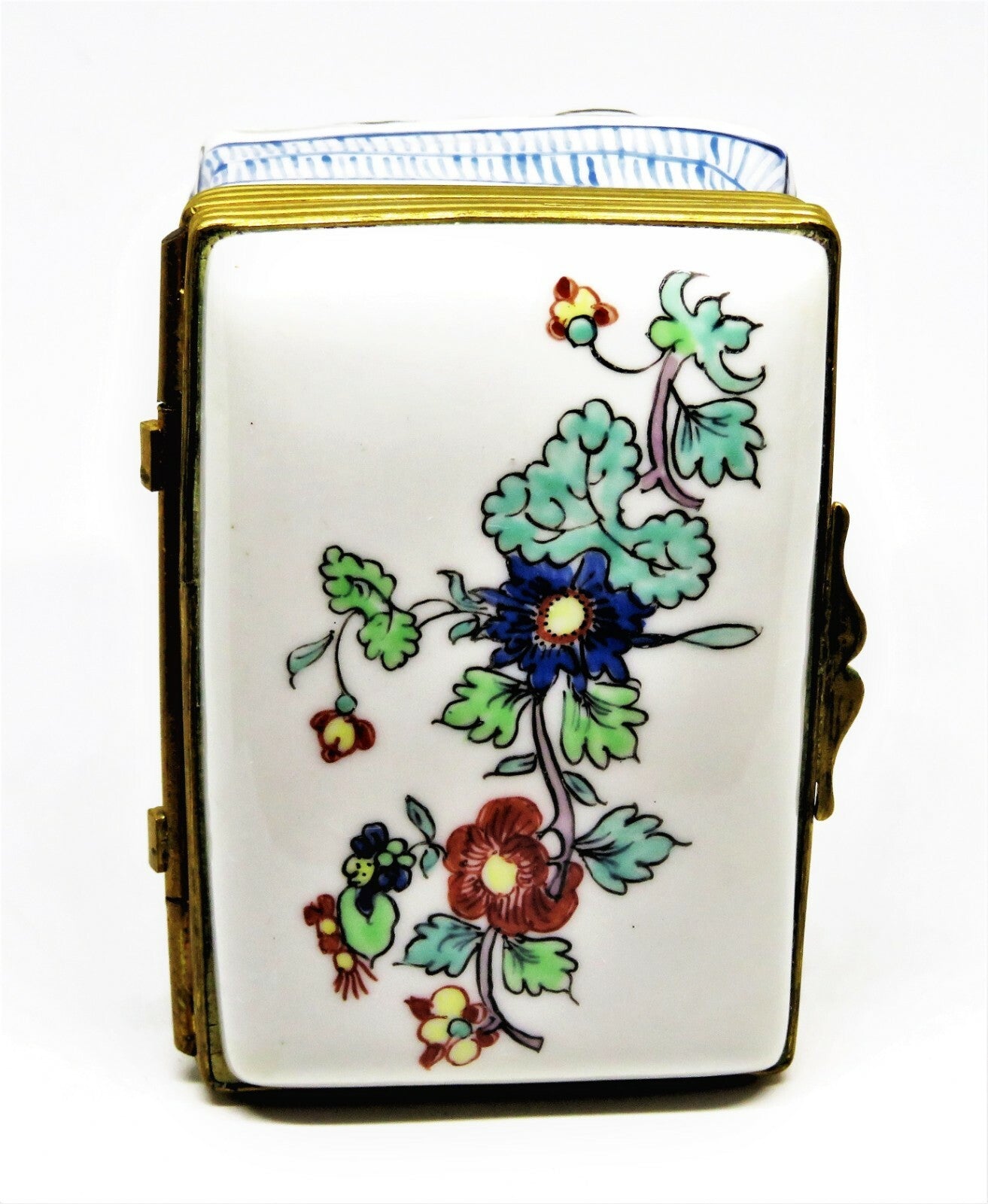 LIMOGES BOX - CHANTILLY - ANTIQUE COUPLE IN A FLORAL BED - FLOWERS & BEETLE