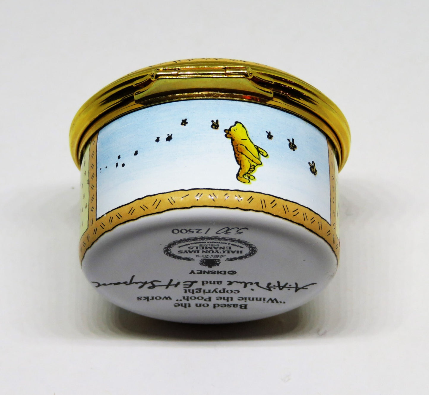 HALCYON DAYS ENAMEL BOX - WINNIE THE POOH - DISNEY - HOW A BEAR LIKES HONEY!