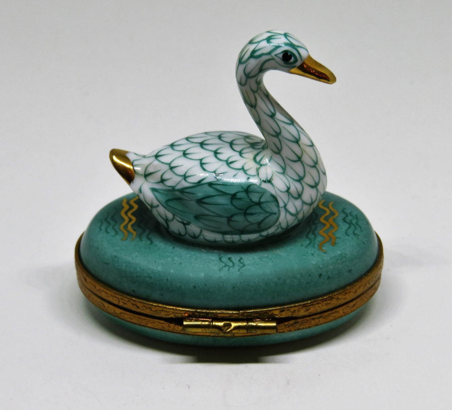 LIMOGES FRANCE BOX - TEAL FISHNET SWAN IN A POND - HEREND STYLE FISH NET