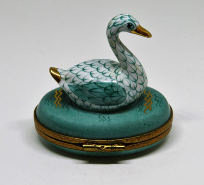 LIMOGES FRANCE BOX - TEAL FISHNET SWAN IN A POND - HEREND STYLE FISH NET