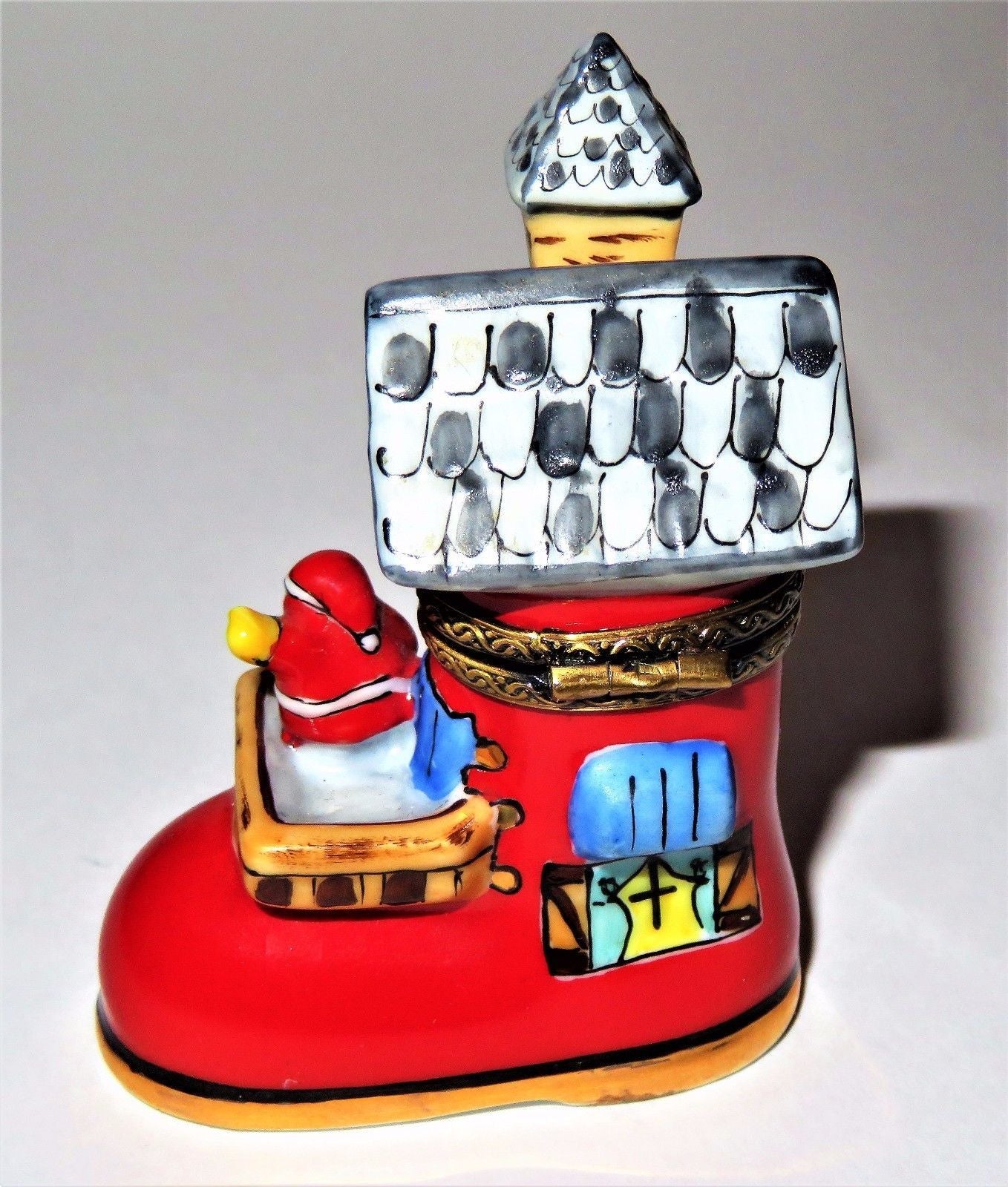 LIMOGES FRANCE BOX ~CHRISTMAS~ SANTA CLAUS WAVING FROM A BOOT HOUSE ~ PEINT MAIN