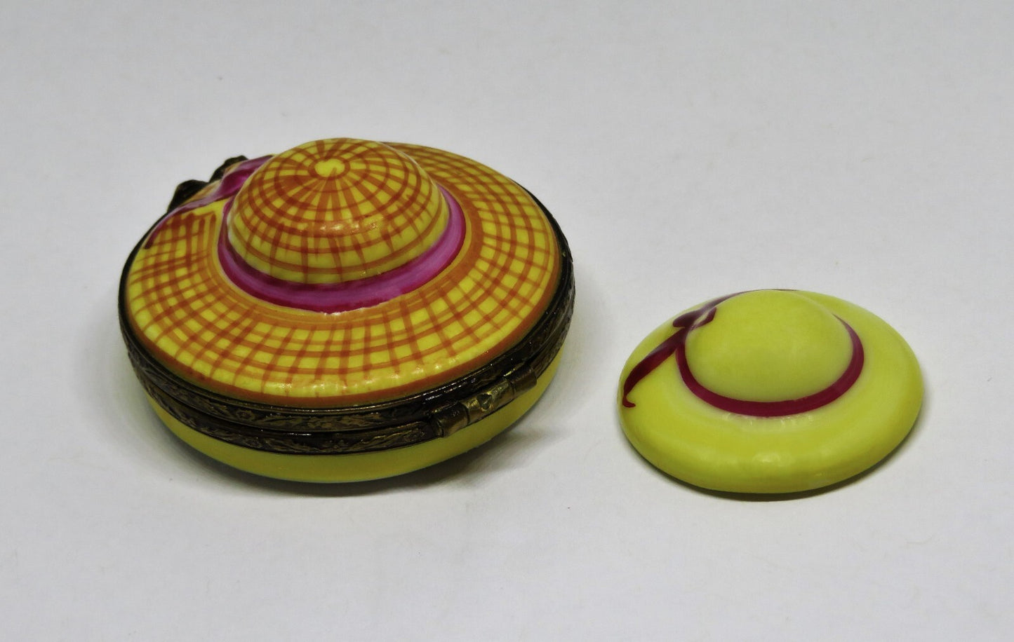 LIMOGES FRANCE BOX- 'STRAW' GARDENING HAT & REMOVABLE HAT INSIDE - SUMMER BONNET