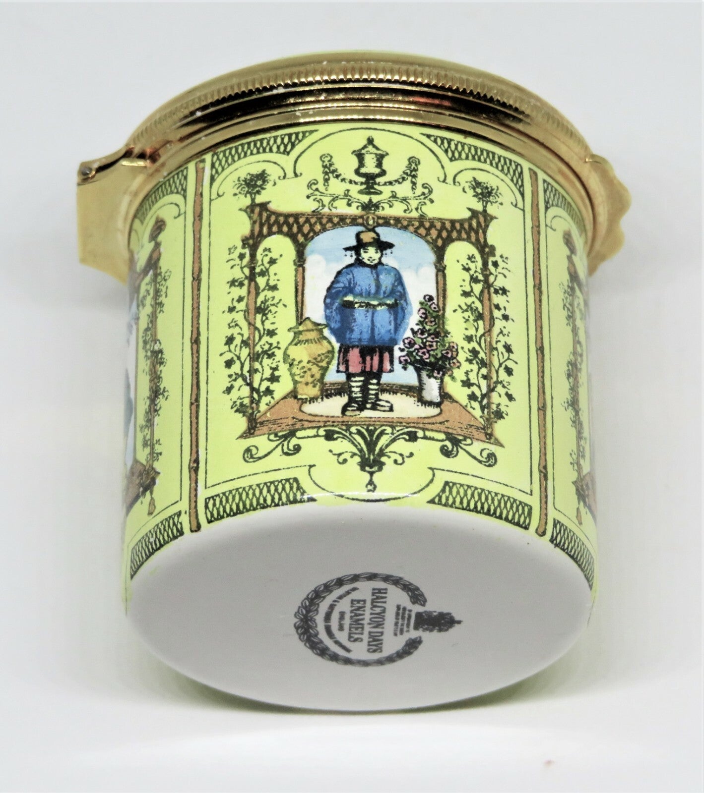 HALCYON DAYS ENAMEL BOX- ASIAN SCENES - CHINOISERIE -TREES- PAGODA -BIRD- PEOPLE
