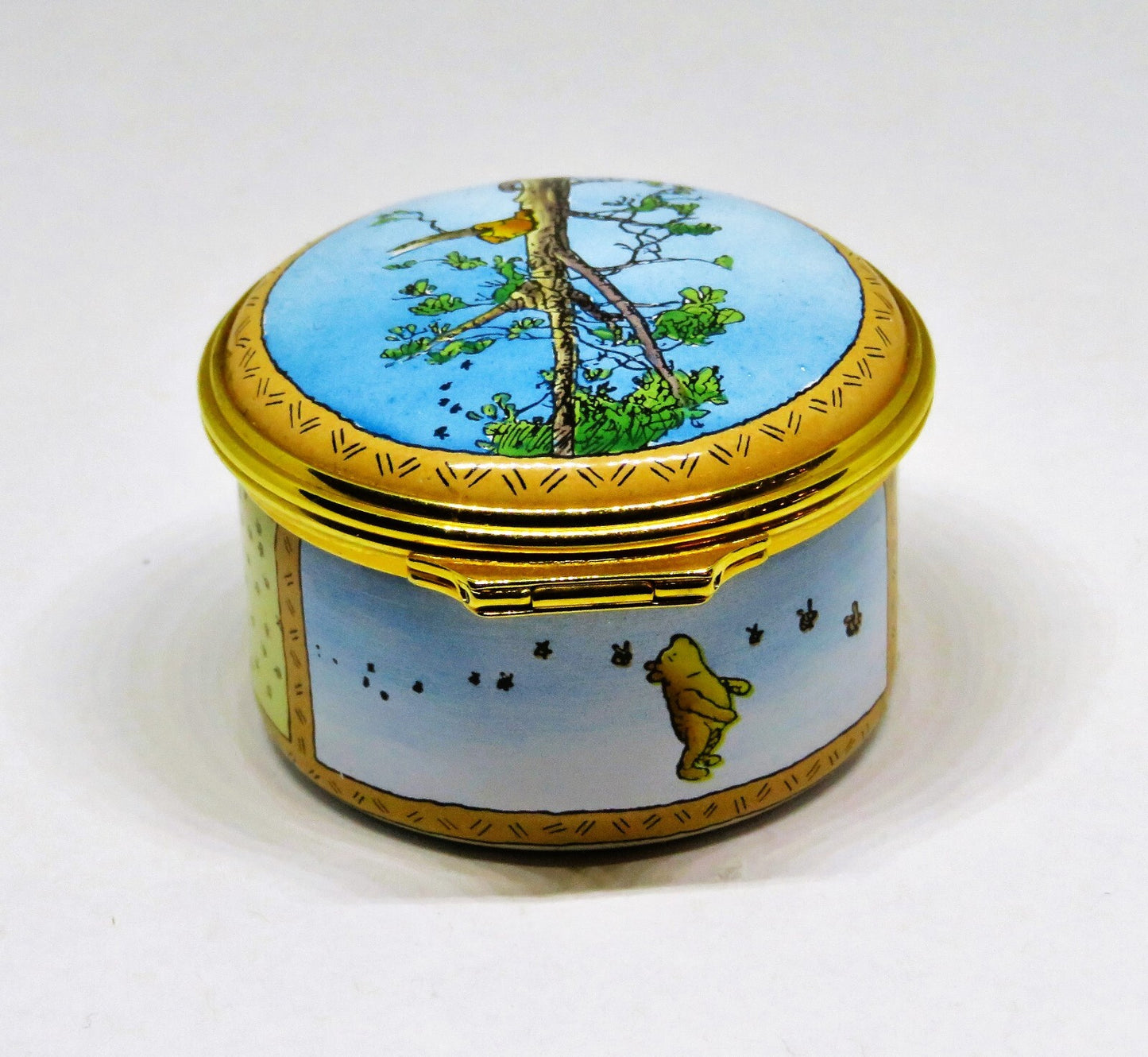 HALCYON DAYS ENAMEL BOX - WINNIE THE POOH - DISNEY - HOW A BEAR LIKES HONEY!