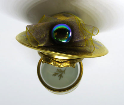 LIMOGES FRANCE BOX - GOLD INCRUSTATION "CHAPEAU DE PARIS" HAT - GOLD LAME FLOWER