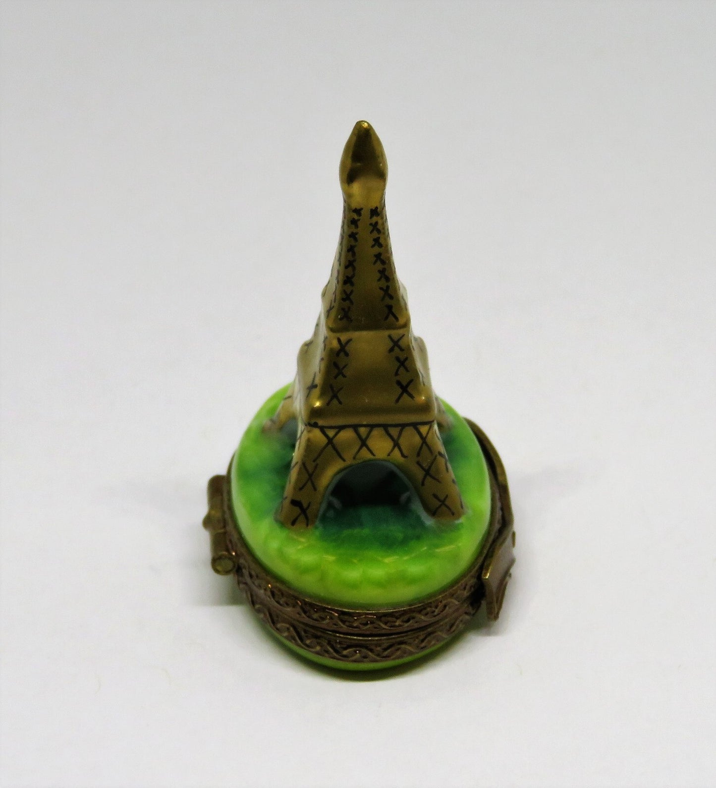 LIMOGES BOX ~ PARRY-VIEILLE ~ TINY GOLD EIFFEL TOWER ~ FRENCH FLAGS ~ PEINT MAIN